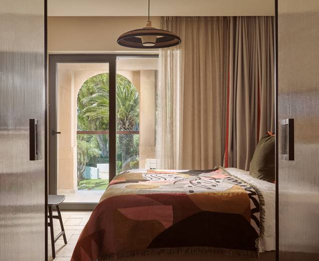 Deluxe Family Suite Garden View (2)