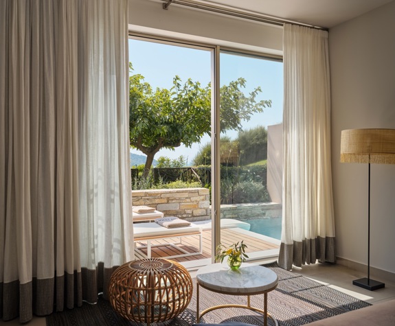 Junior Pool Villa With Private Garden (4)