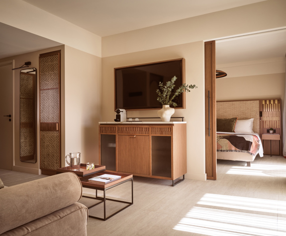 Deluxe Family Suite Garden View (2)