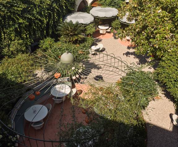 Patio Bistro Exterior (3)