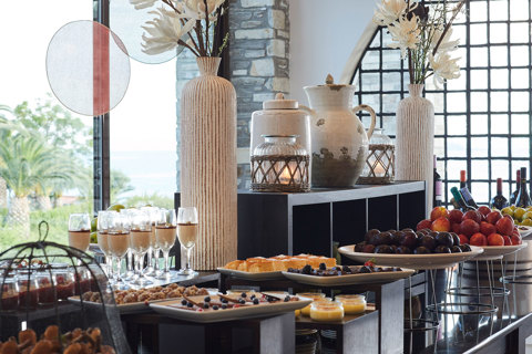 Eagles Resort Chalkidiki Melathron Restaurant sweets and fruits buffet