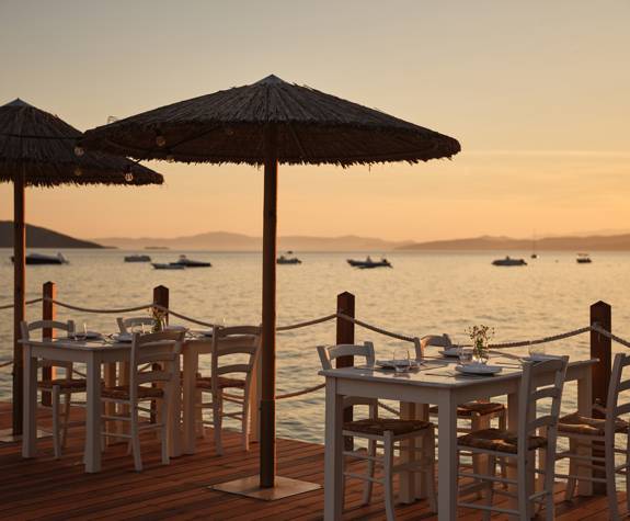 Armyra Restaurant (1)