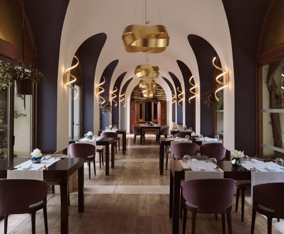 Kamares Interior