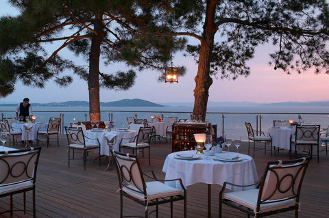 Eagles Resort Chalkidiki Kamares Restaurant under the pine trees
