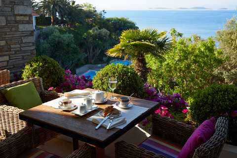 Eagles Resort Chalkidiki Melathron Restaurant outdoor table seats