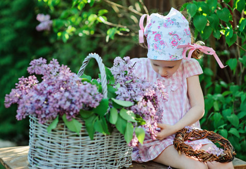 Eagles Resort Chalkidiki girls with basket of flowers