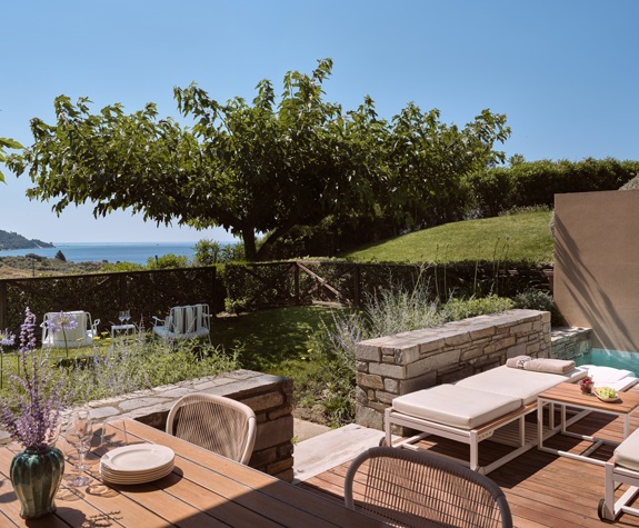 Junior Pool Villa With Private Garden (2)