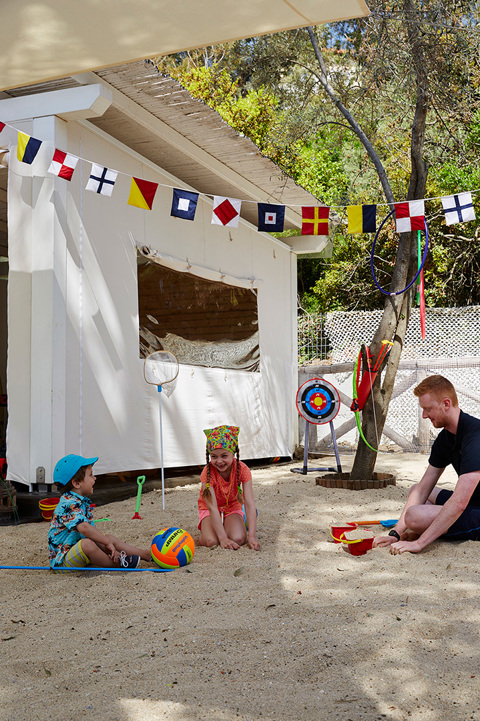 Eagles Resort Chalkidiki Kids playning on the sand