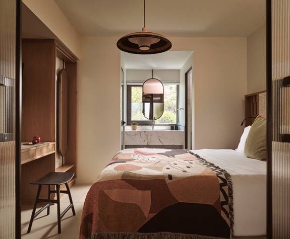 Deluxe Two Bedroom Suite Sea View (1)