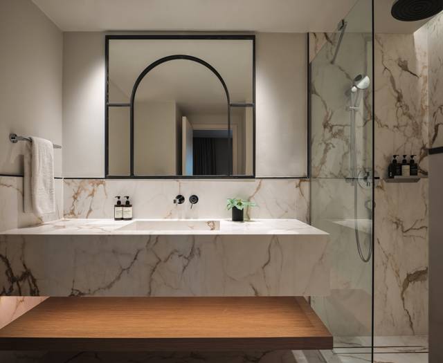 Nero Suite Bathroom